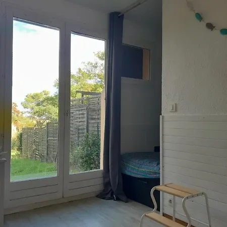 Апартаменты Studio Cabine Avec Jardin Presqu'ile De Giens Йер